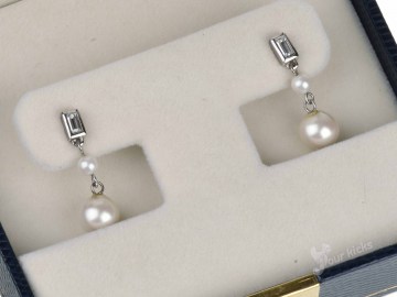 brooks-brothers-cubic-zirconium-double-glass-pearl-drop-earrings_4