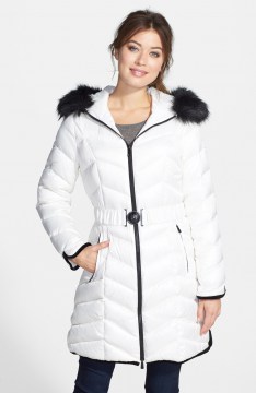 Пуховик жен. DL2 by Dawn Levy 'Natashia' Faux Fur Trim Hooded Down Coat (Size XL) (Производство Китай)