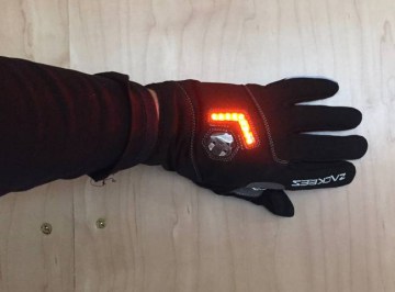 zackees-turn-signal-gloves-winter-gloves_5
