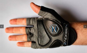 zackees-turn-signal-gloves_2